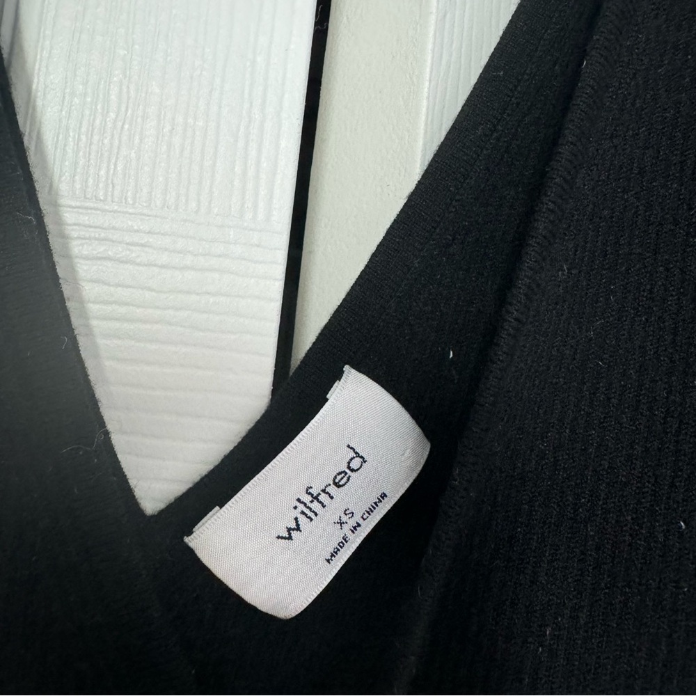 Aritzia Black Dress - Picture 6 of 7